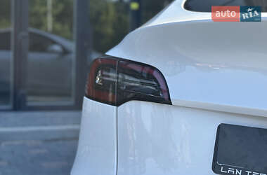 Внедорожник / Кроссовер Tesla Model Y 2021 в 