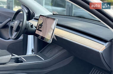 Внедорожник / Кроссовер Tesla Model Y 2021 в 