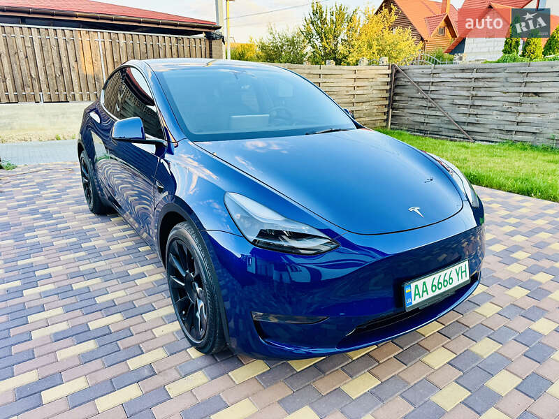 Внедорожник / Кроссовер Tesla Model Y 2023 в Киеве
