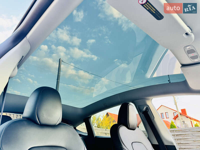 Внедорожник / Кроссовер Tesla Model Y 2023 в Киеве