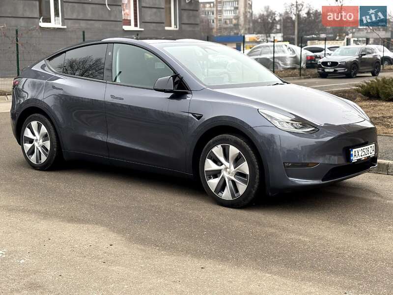 Внедорожник / Кроссовер Tesla Model Y 2023 в Киеве