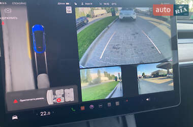 Внедорожник / Кроссовер Tesla Model Y 2024 в 