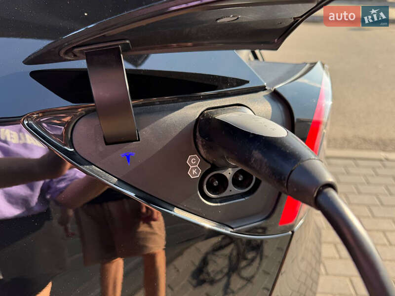 Внедорожник / Кроссовер Tesla Model Y 2022 в Днепре