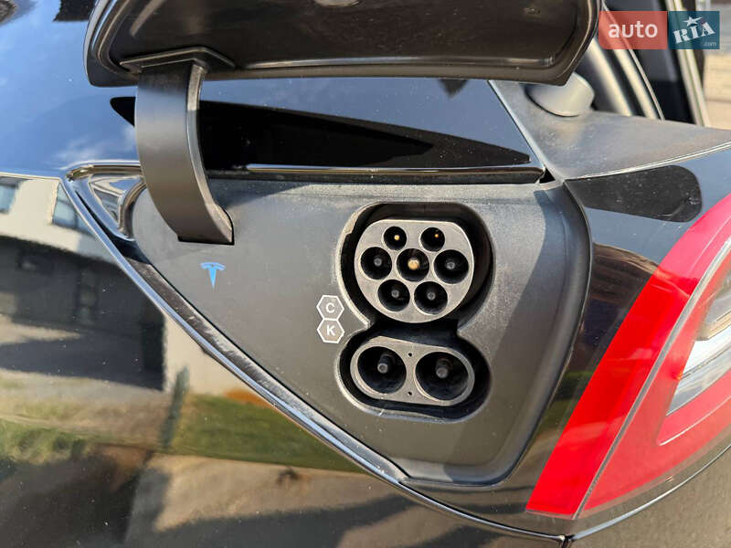 Внедорожник / Кроссовер Tesla Model Y 2022 в Днепре