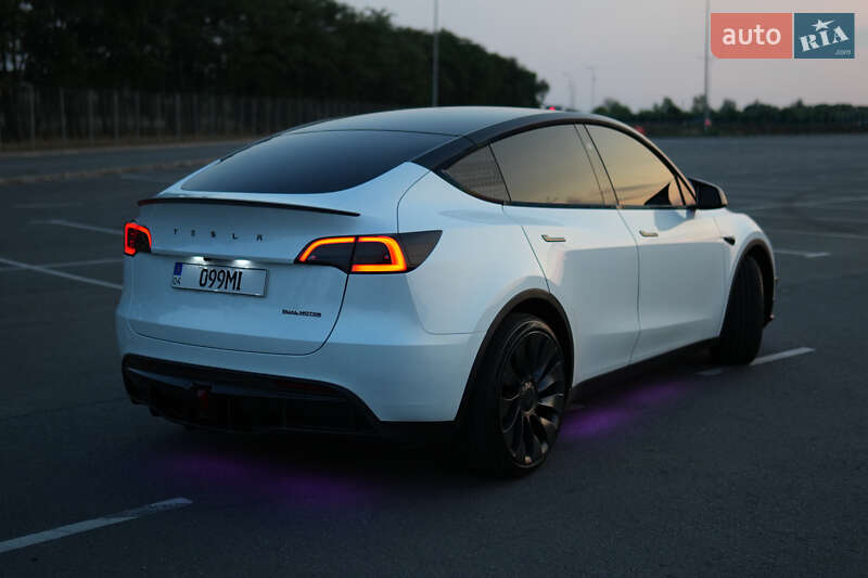 Позашляховик / Кросовер Tesla Model Y 2023 в Дніпрі фото 11 Позашляховик / Кросовер Tesla Model Y 2023 в Дніпрі