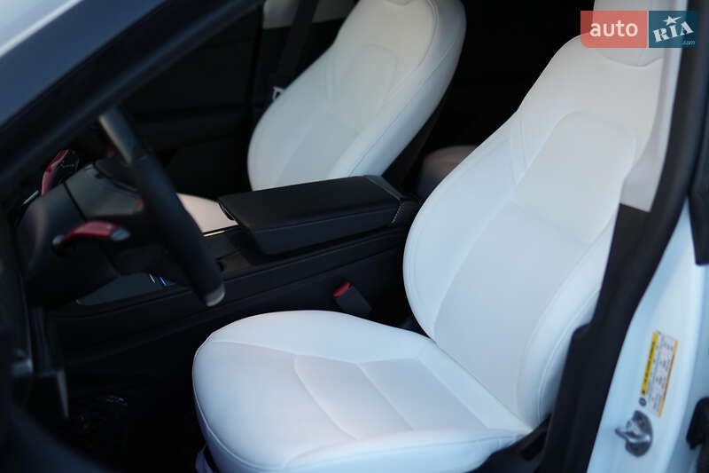 Позашляховик / Кросовер Tesla Model Y 2023 в Дніпрі фото 25 Позашляховик / Кросовер Tesla Model Y 2023 в Дніпрі