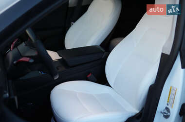 Внедорожник / Кроссовер Tesla Model Y 2023 в 