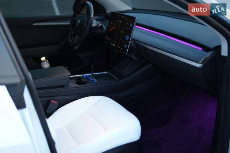 Позашляховик / Кросовер Tesla Model Y 2023 в Дніпрі фото 26 Позашляховик / Кросовер Tesla Model Y 2023 в Дніпрі