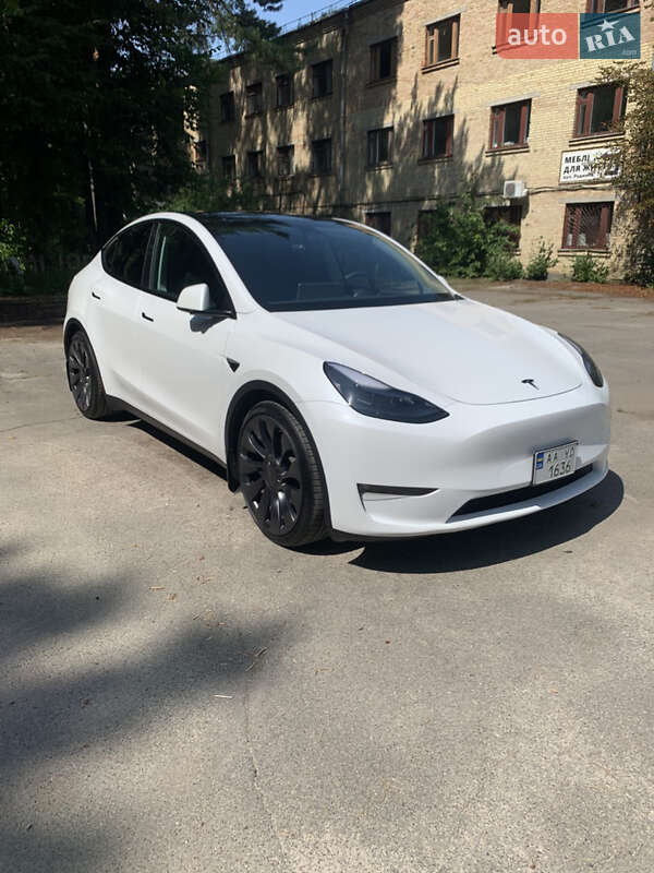 Tesla Model Y 2023