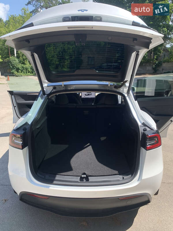 Позашляховик / Кросовер Tesla Model Y 2023 в Києві