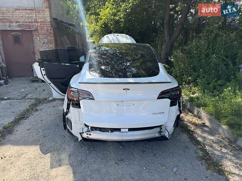 Внедорожник / Кроссовер Tesla Model Y 2022 в Ровно
