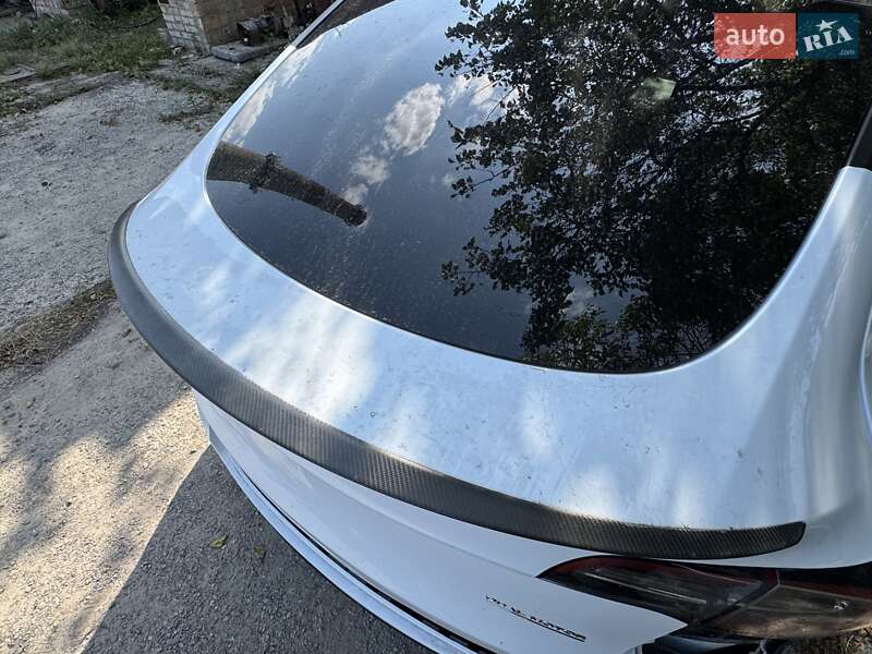 Внедорожник / Кроссовер Tesla Model Y 2022 в Ровно