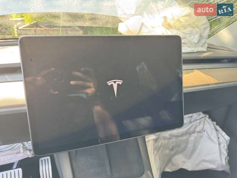 Внедорожник / Кроссовер Tesla Model Y 2022 в Ровно