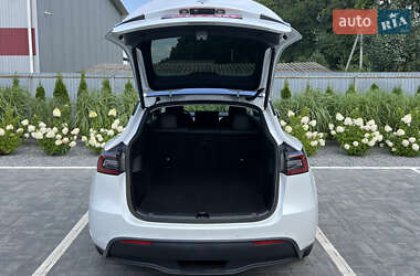 Внедорожник / Кроссовер Tesla Model Y 2021 в 