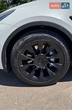 Внедорожник / Кроссовер Tesla Model Y 2021 в 