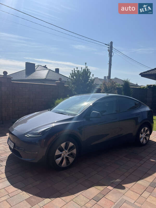 Внедорожник / Кроссовер Tesla Model Y 2023 в Ровно