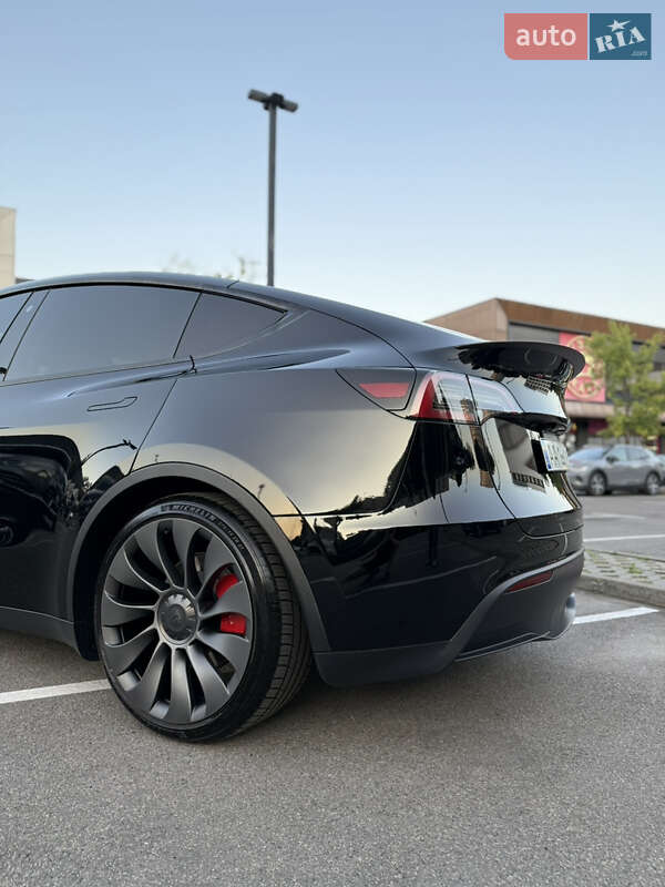 Внедорожник / Кроссовер Tesla Model Y 2023 в Киеве