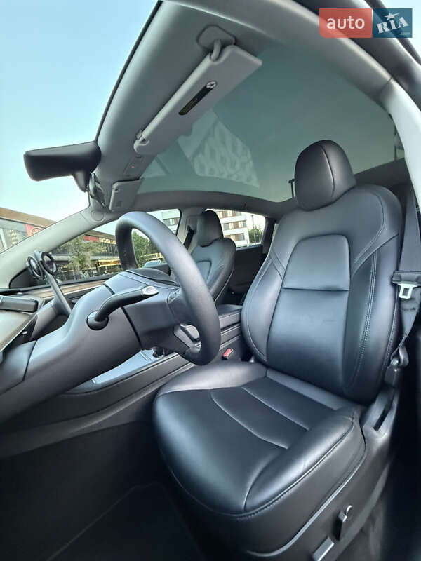 Внедорожник / Кроссовер Tesla Model Y 2023 в Киеве