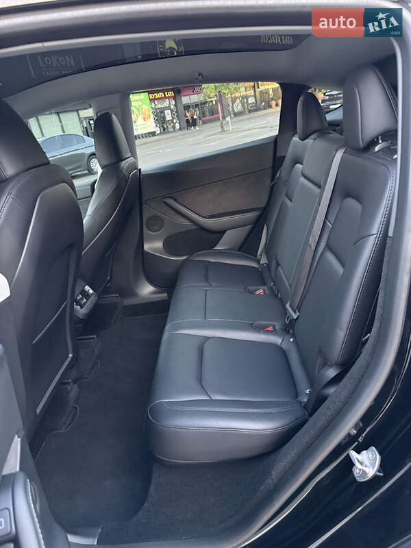 Внедорожник / Кроссовер Tesla Model Y 2023 в Киеве