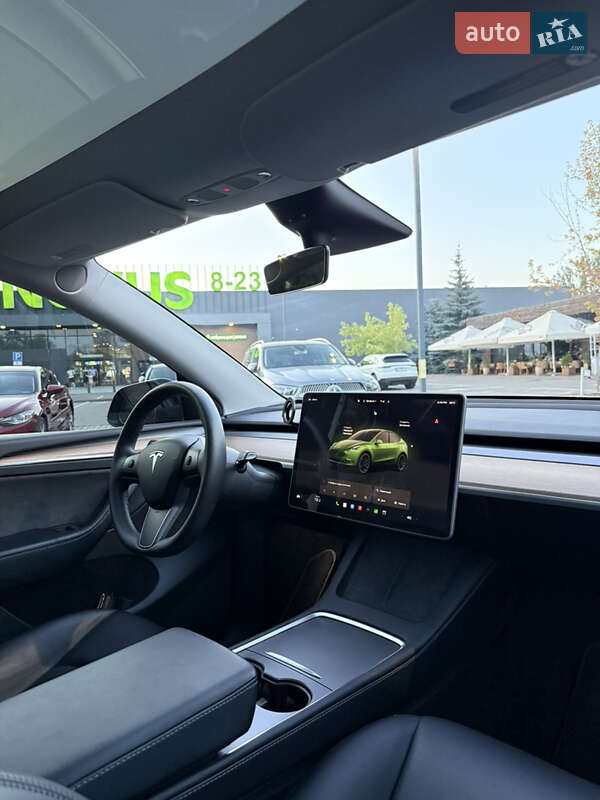 Внедорожник / Кроссовер Tesla Model Y 2023 в Киеве