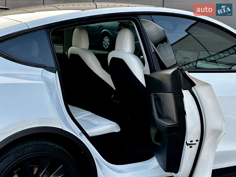 Внедорожник / Кроссовер Tesla Model Y 2022 в Ивано-Франковске