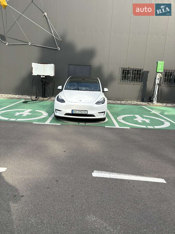 Внедорожник / Кроссовер Tesla Model Y 2023 в 