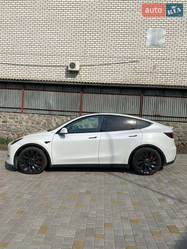 Внедорожник / Кроссовер Tesla Model Y 2022 в Кременчуге