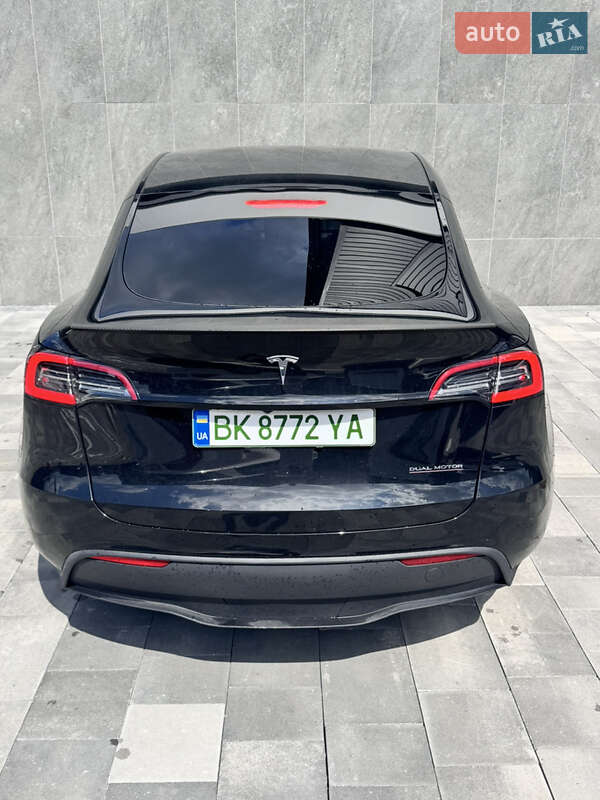 Внедорожник / Кроссовер Tesla Model Y 2023 в Киеве