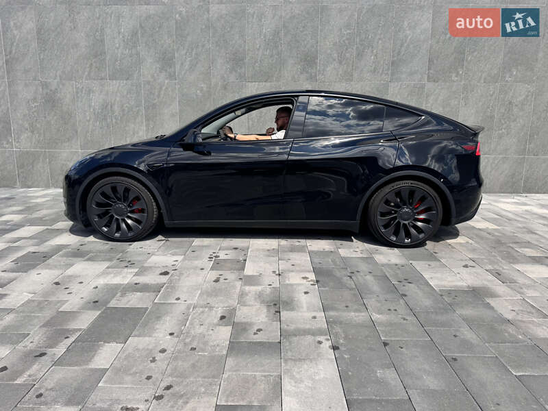 Внедорожник / Кроссовер Tesla Model Y 2023 в Киеве