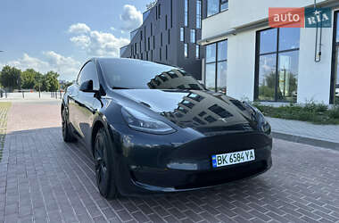 Внедорожник / Кроссовер Tesla Model Y 2024 в 