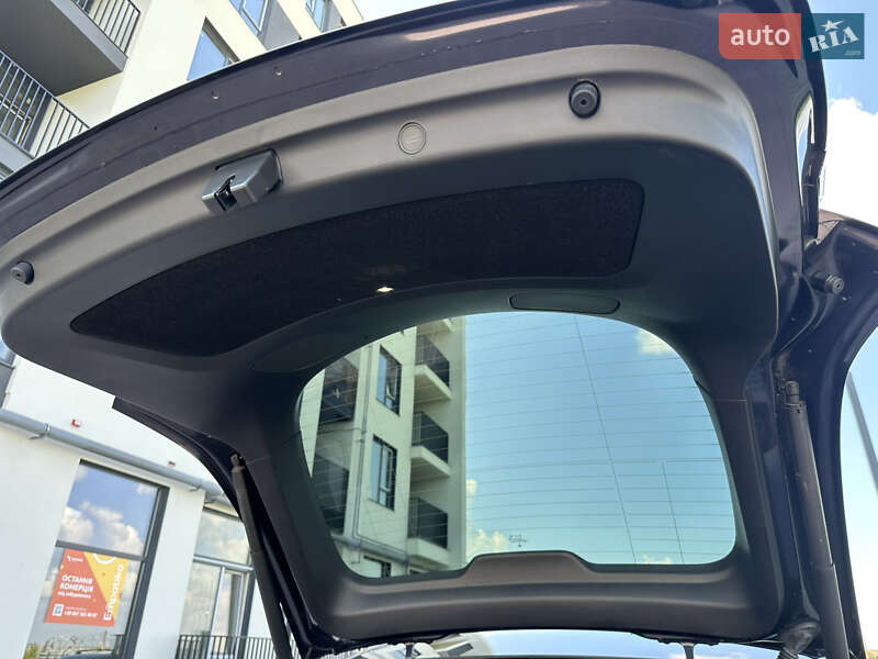Внедорожник / Кроссовер Tesla Model Y 2024 в Ровно