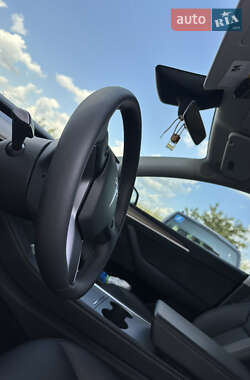 Внедорожник / Кроссовер Tesla Model Y 2024 в 
