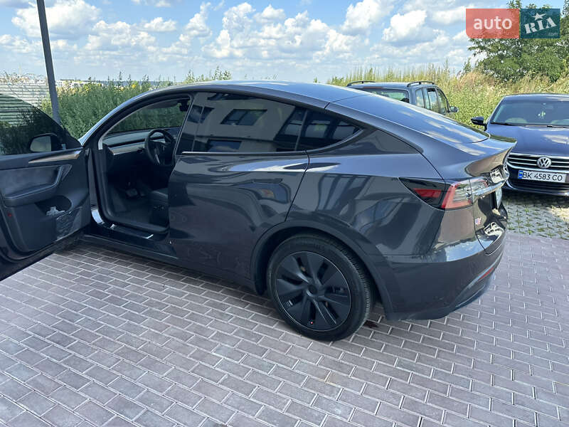 Внедорожник / Кроссовер Tesla Model Y 2024 в Ровно