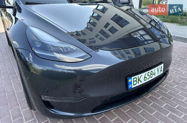 Внедорожник / Кроссовер Tesla Model Y 2024 в 