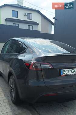 Внедорожник / Кроссовер Tesla Model Y 2024 в 