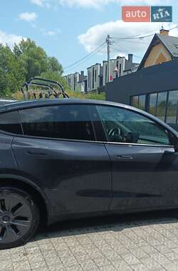 Внедорожник / Кроссовер Tesla Model Y 2024 в 