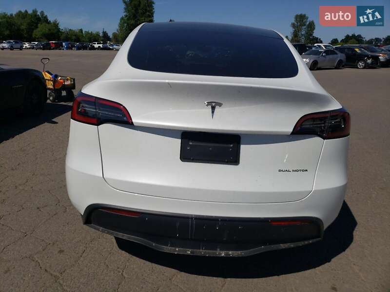 Внедорожник / Кроссовер Tesla Model Y 2025 в Киеве