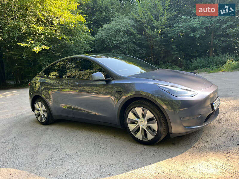 Внедорожник / Кроссовер Tesla Model Y 2023 в Львове
