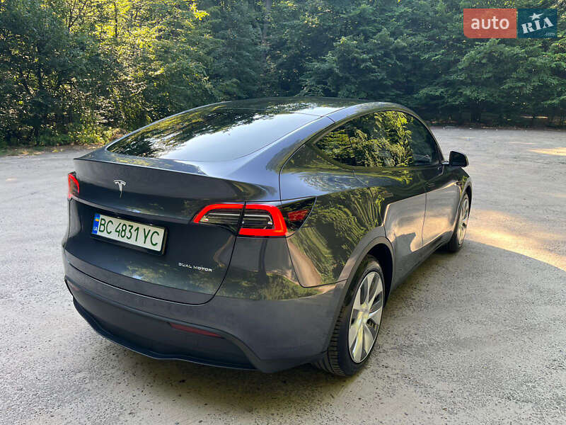 Внедорожник / Кроссовер Tesla Model Y 2023 в Львове