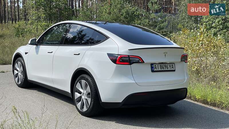 Tesla Model Y 2021