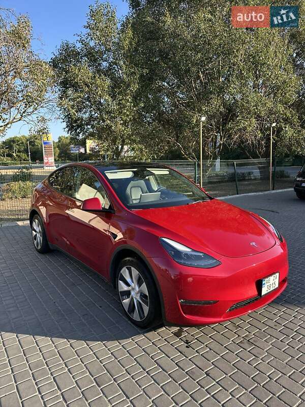 Tesla Model Y 2023