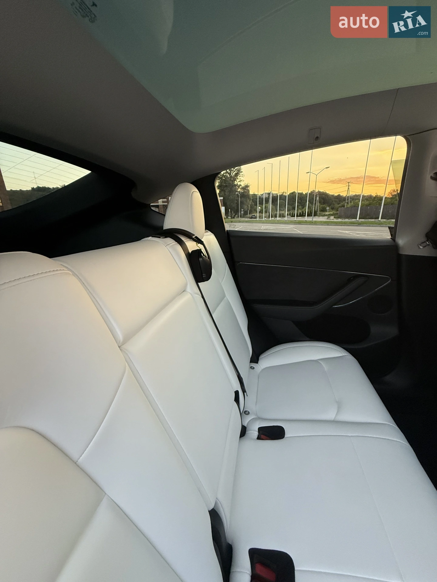 2022 Tesla Model Y - мініатюра 4