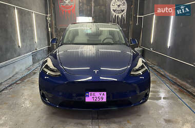 Внедорожник / Кроссовер Tesla Model Y 2021 в 