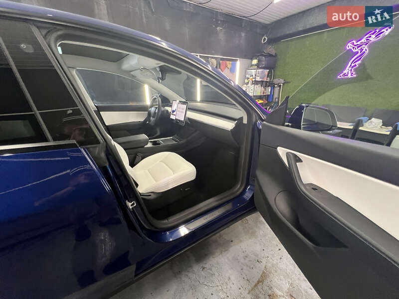 Позашляховик / Кросовер Tesla Model Y 2021 в Миколаєві