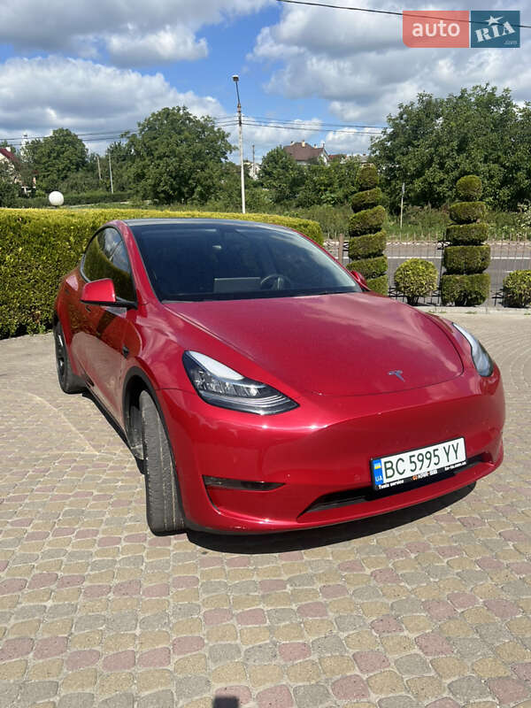 Внедорожник / Кроссовер Tesla Model Y 2021 в 