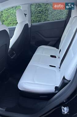 Внедорожник / Кроссовер Tesla Model Y 2024 в 