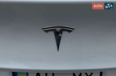 Внедорожник / Кроссовер Tesla Model Y 2020 в 