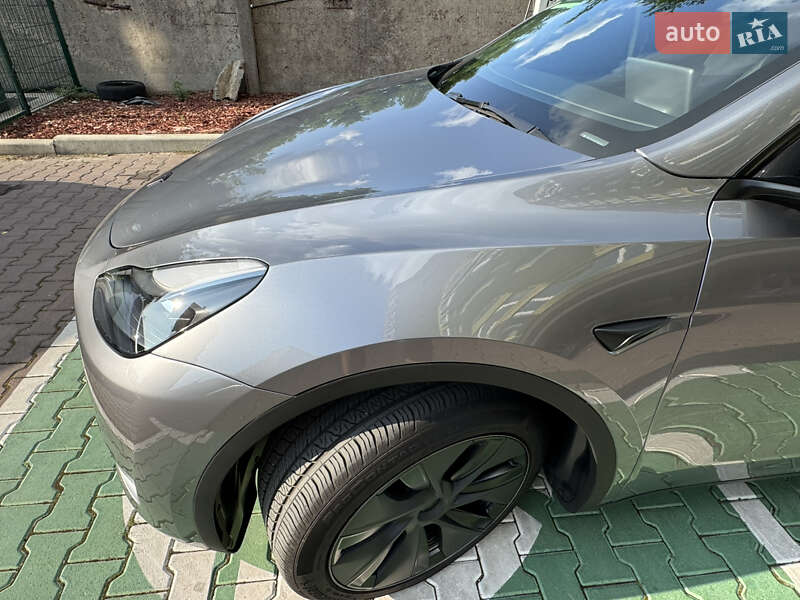 Внедорожник / Кроссовер Tesla Model Y 2024 в Киеве