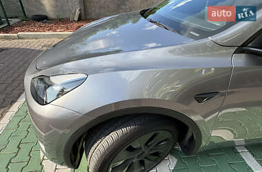Внедорожник / Кроссовер Tesla Model Y 2024 в 