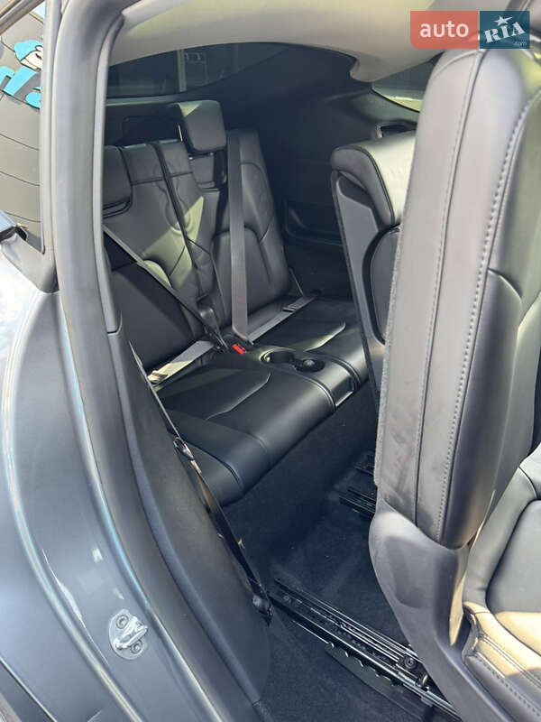 Внедорожник / Кроссовер Tesla Model Y 2024 в Киеве